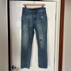 Banana Republic Curvy Girlfriend Distressed Blue Jeans size 26 Medium Wash